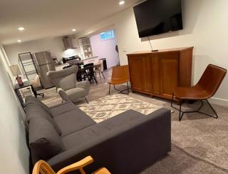 Fawn - Central 2BR Parking Near LRT & Chinook - 8