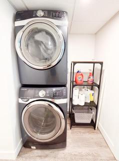 Fawn - Central 2BR Parking Near LRT & Chinook - 4
