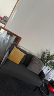 Spacious 4 Bedroom Flat - 0