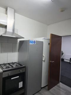 Spacious 4 Bedroom Flat - 3