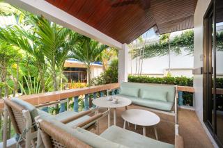 Tropical Retreat and Pool Access - 4