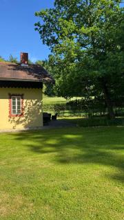 A romantic cottage in the middle of the chateau garden - 6