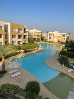2BR Lagoon-View Chalet in Azha Sokhna - 2