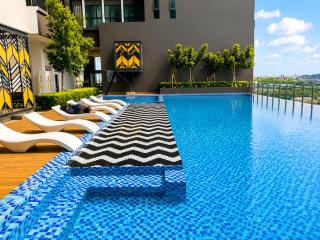 Shah Alam Blue Dome & Lake View Alinea Suites The Kingsley - 2