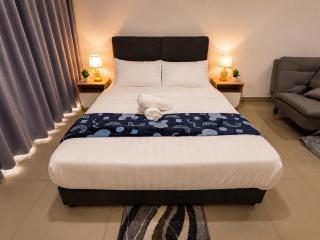 Shah Alam Blue Dome & Lake View Alinea Suites The Kingsley - 1