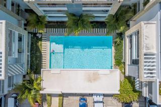 Elegant 2 Bedroom Apartment with Pool - 2