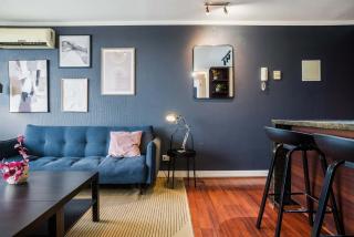 Stylish 2BR City Flat Modern Design and Comfort - 8