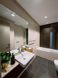 Oaktree Residences Luxury 3BR Abdali Tower - 4