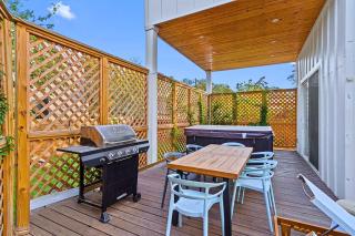 Luxury Group Retreat - Pool, Hot Tub, EV Station - 3