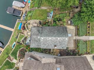 Lakefront Retreat on Portage Lakes w/Game Room - 7