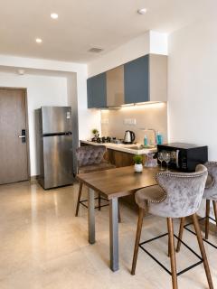 Colombo City Apartment - Stunning Skyline View - 8