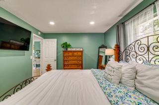 2-Home Nature Coast Retreat Near 3 Sisters Springs - 1