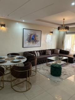 Luxury Penthouse with Sea View, 3 Bedrooms, Underground Parking - 2