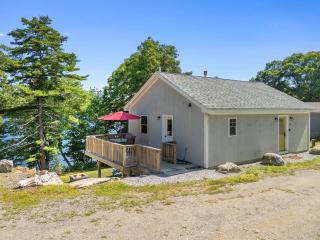 Cozy Lakefront Cottage with Stunning Views, Deck, BBQ Grill, and Outdoor Firepit - 5
