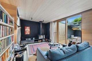 King St Cottage: Central and Stylish - 8