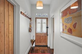 King St Cottage: Central and Stylish - 3