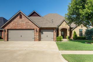 Gateway to Downtown OKC! Elegant Home - 8