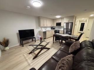 Cozy 2 bed Glacier Ridge Entire Basement Suite - 5