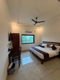 Hotel Narmada Inn - 5