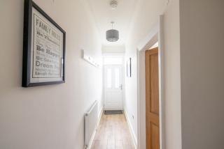 Dale Cottage - Sleeps 6, Cosy Terrace House - 9