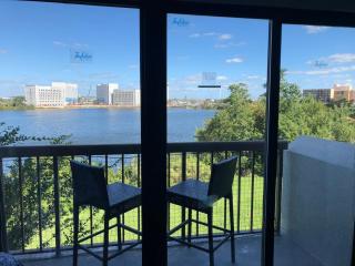 Romantic Studio with LAKE VIEW!! - 8