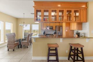 Brucie's Bungalow - 1