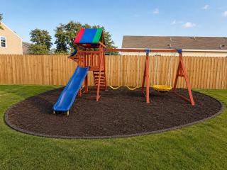 5bd/3ba Family Oasis with Playground and Pool - Tolar - 8