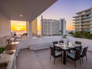 2br/2ba Condo 1 block to ocean! - Unit 7 - 0