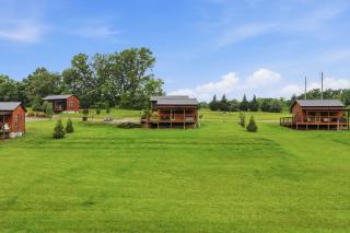 Romantic Smoky Mountain Cabin Hot Tub Pet Friendly - 4