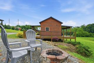 Romantic Smoky Mountain Cabin Hot Tub Pet Friendly - 3