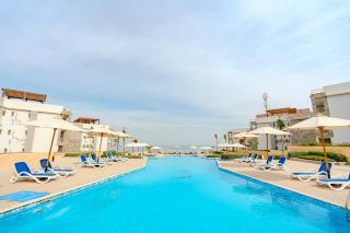 Cozy sea view chalet near beach and pools - 8