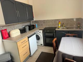 1 Bed Flat Close to Shops & City Centre - 7
