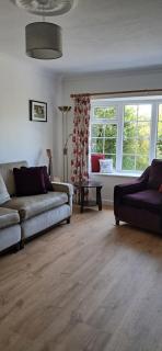 Willow Cottage 4 bed, cosy stopover, dogs welcome - 9