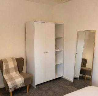 Modern Two-Bedroom Flat in Wollaton, Nottingham - 9