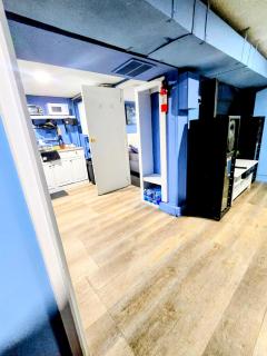 ENTIRE 2 BEDROOM APARTMENT 20 min-Newark Airport 15 min- Stadium not shared Downtown Newark- Branch Brook park inn - 2