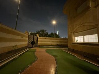 Spacious Private Garden Residence for Up to 6 Guests in Al Sulaymaniyah - 9