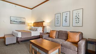 147 Studio Spruce Peak Lodge at Stowe Mt Resort Sleeps 4 - 7