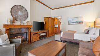 147 Studio Spruce Peak Lodge at Stowe Mt Resort Sleeps 4 - 5