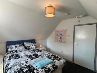 2 Bedroom Modern Flat Close to Derby City Centre - 4