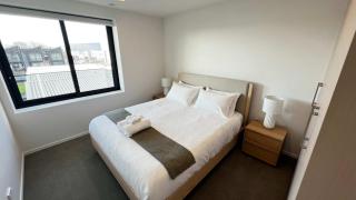 City Retreat - King Bed - Moments from Stadium - 6
