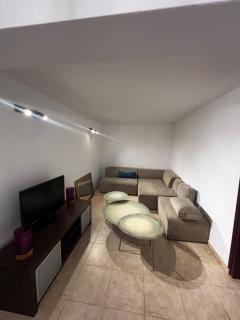 Bougainvillea Garden Apartment - 0