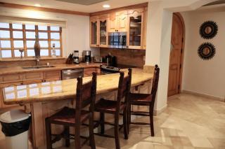 Gorgeous Villa in Cabo with Ocean and Lands End View, private swimmable beach, Pools, sleeps 8 - 3