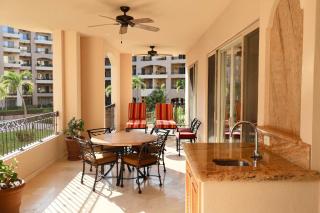 Gorgeous Villa in Cabo with Ocean and Lands End View, private swimmable beach, Pools, sleeps 8 - 5