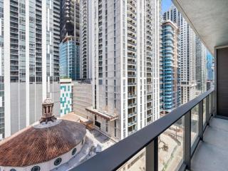 First 1406 Bright and Modern Downtown Miami - 6