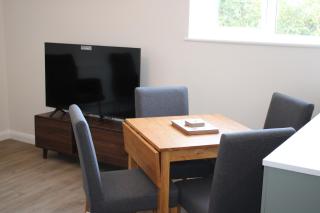 Exeter apartment, 2 double bedrooms & 2 bathrooms with free parking - 8