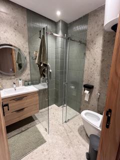 Sadia Beach & Pool Luxury Apartment - 4