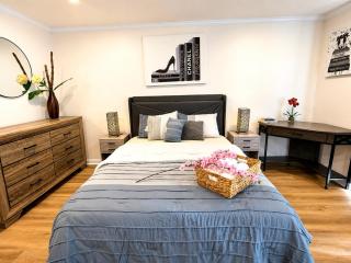 Entire place - 2 cozy bedroom suite - 4