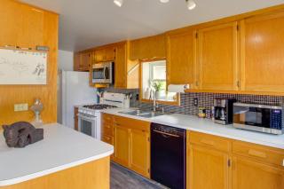 3 Mi to Sandy Shores & More! Fort Walton Beach Apt - 2