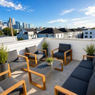 Rooftop Overlooking Downtown In Law Suite Location - 0