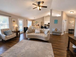 Ortega Oasis- 5 minutes to Beautiful Navarre Beach - 6